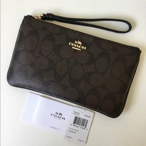 🌸Coach Signature Large Wristlet NWT.